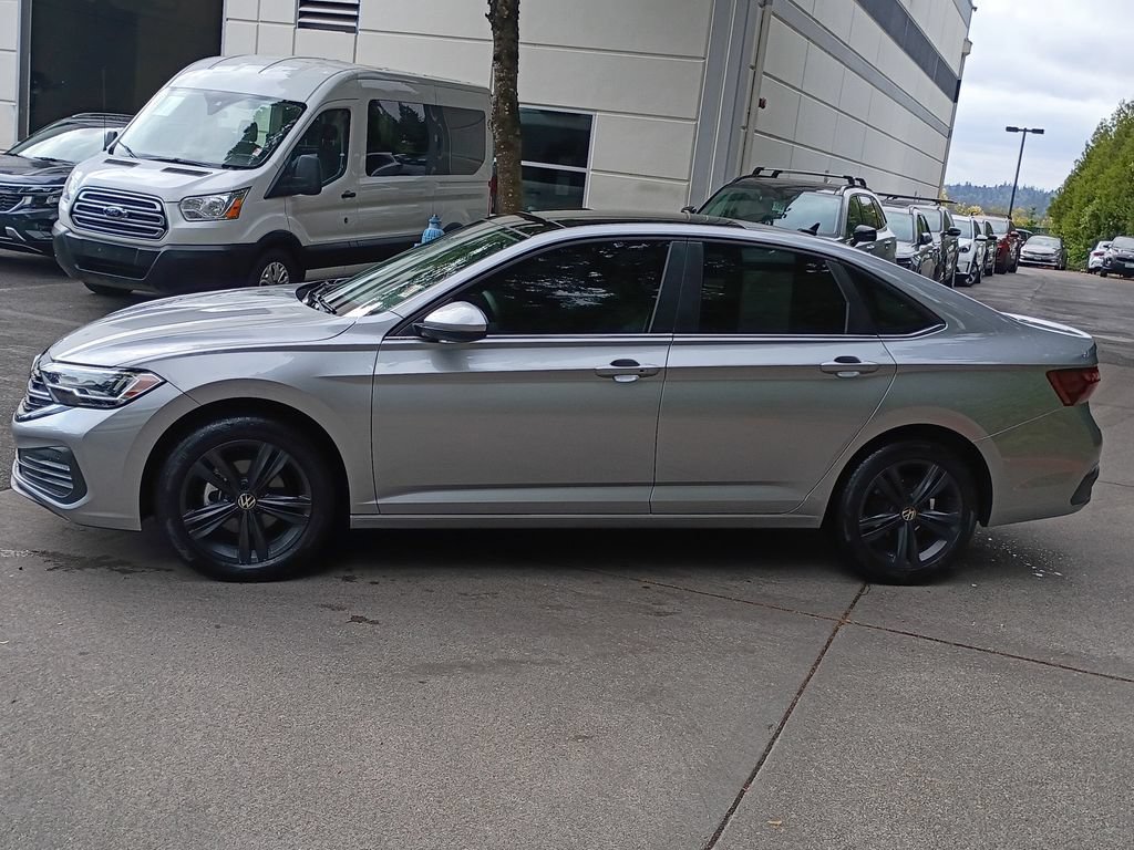 Used 2022 Volkswagen Jetta SE FWD image 7
