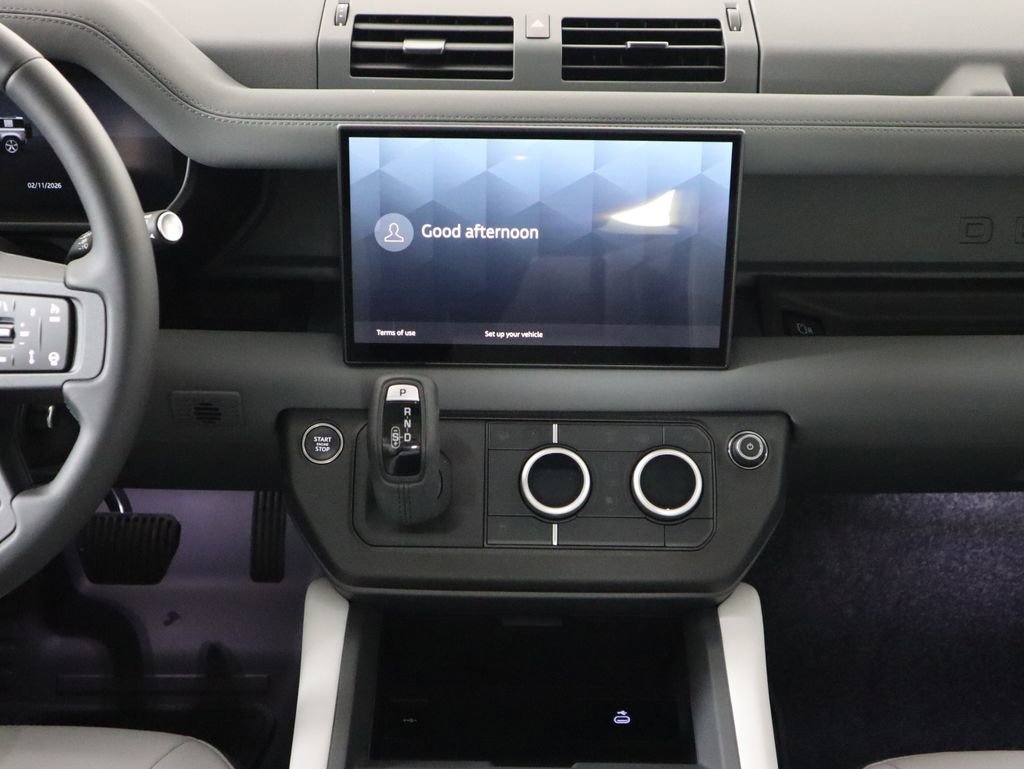 Used 2025 Land Rover Defender 110 S image 14
