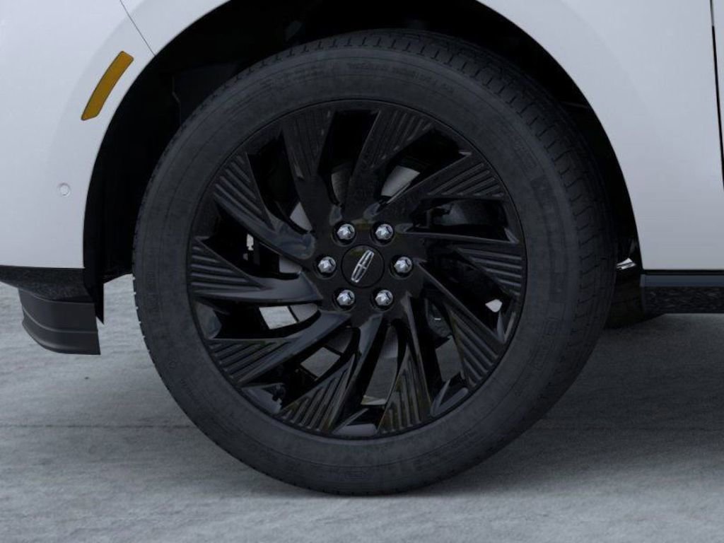 New 2026 Lincoln Navigator Reserve w/ Jet Appearance Package image 19