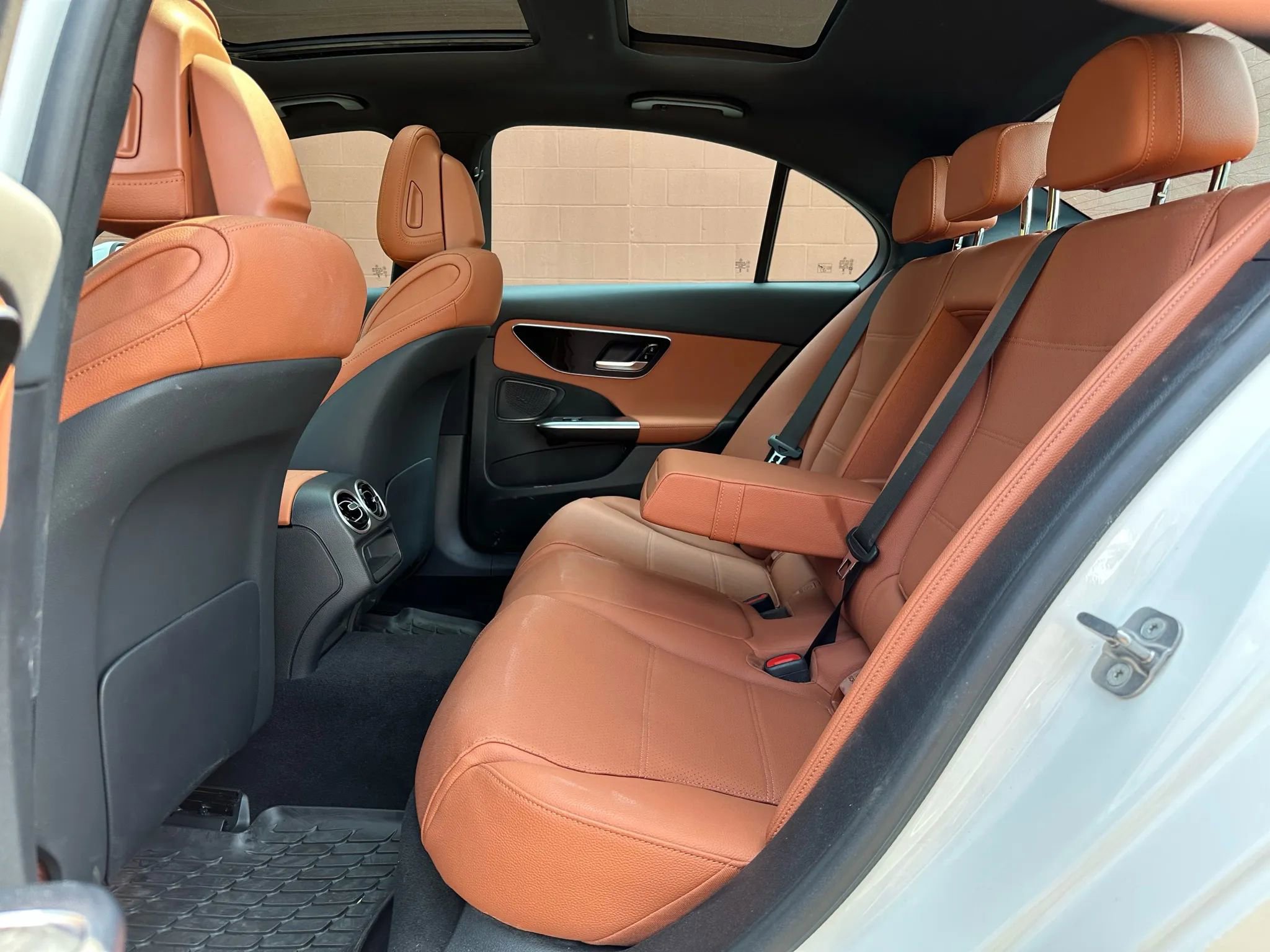 Used 2025 Mercedes-Benz C 300 4MATIC Sedan image 27