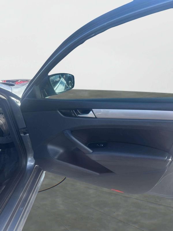 Used 2014 Volkswagen Passat 1.8T Wolfsburg Edition image 7