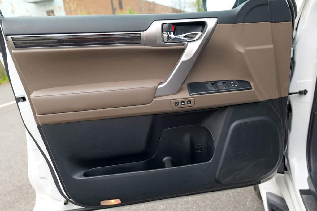 Used 2023 Lexus GX 460 Premium w/ Premium Plus Package AWD/4WD image 18