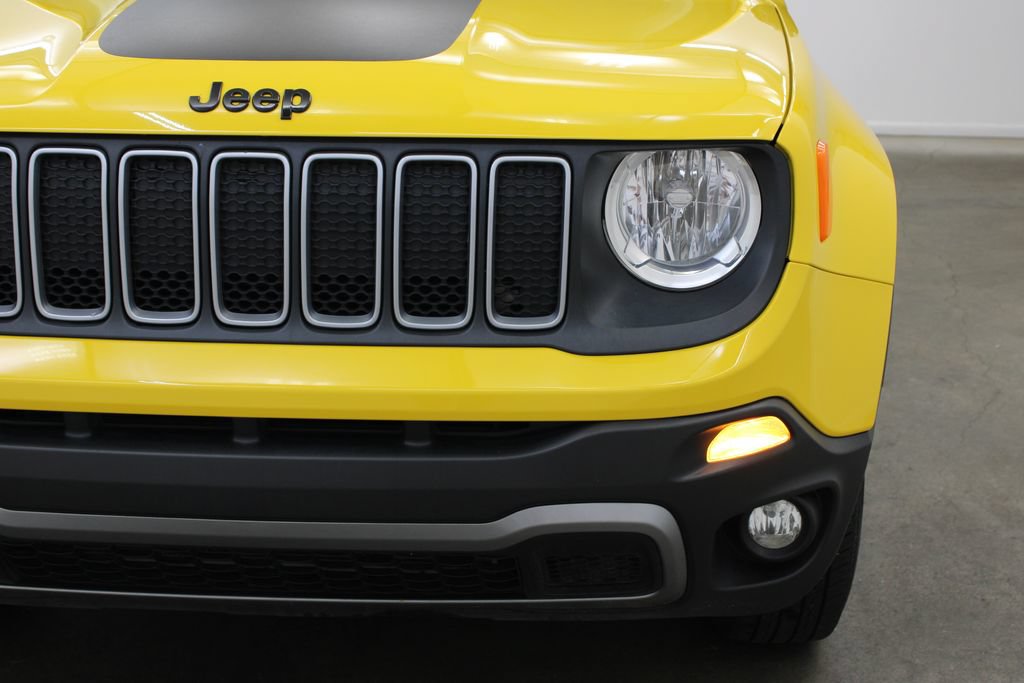 Used 2023 Jeep Renegade Latitude AWD/4WD image 8