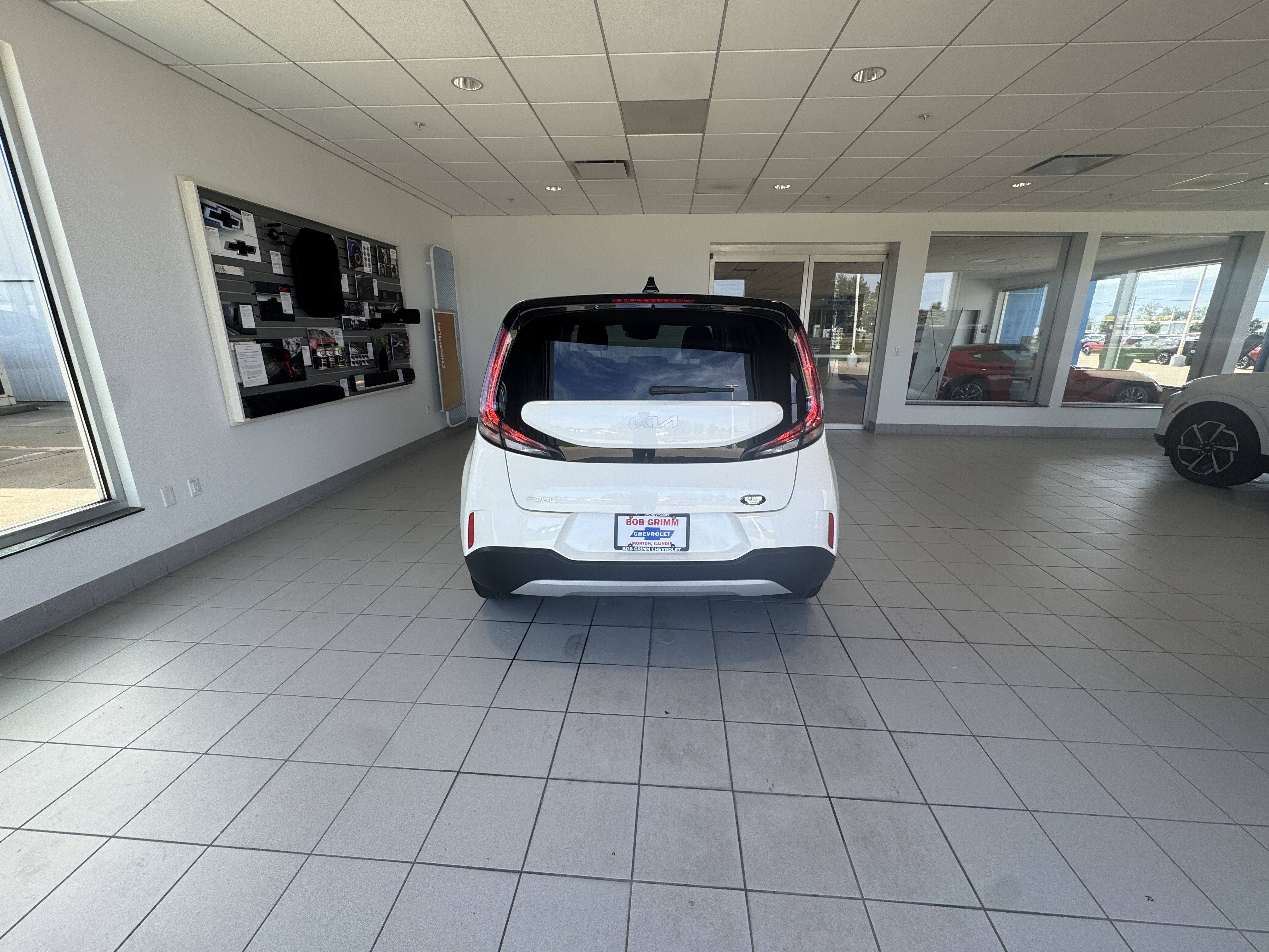 Used 2024 Kia Soul EX w/ Option Group 015 FWD image 8