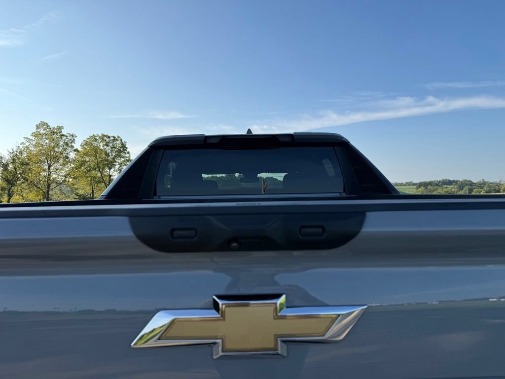 Used 2025 Chevrolet Silverado EV LT AWD/4WD image 5