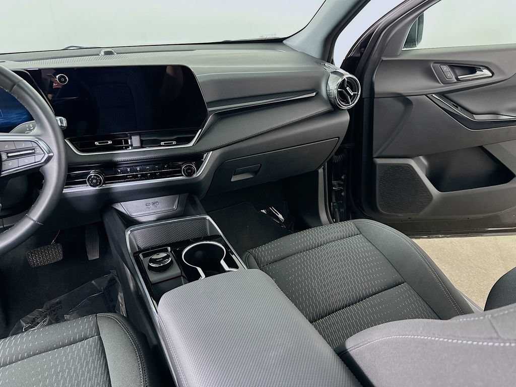 Used 2026 Chevrolet Equinox LT FWD image 19