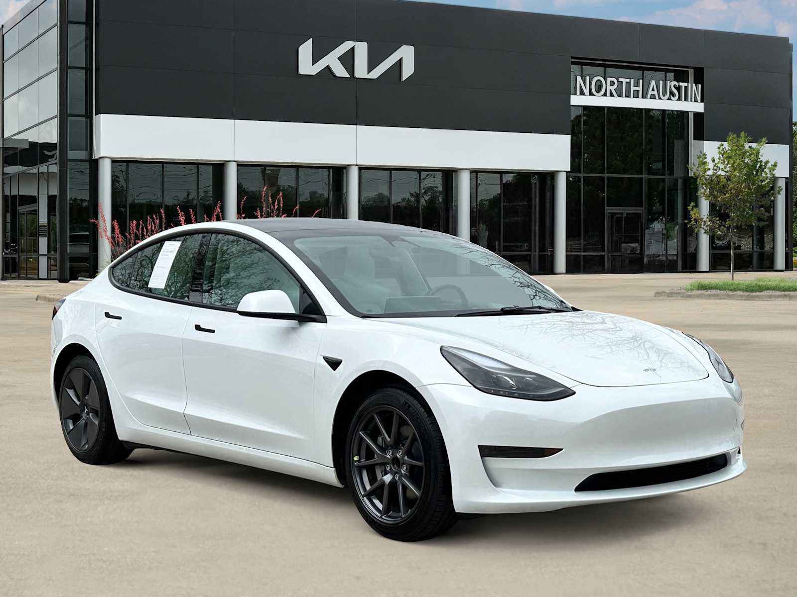 Used 2023 Tesla Model 3 Standard Range image 8