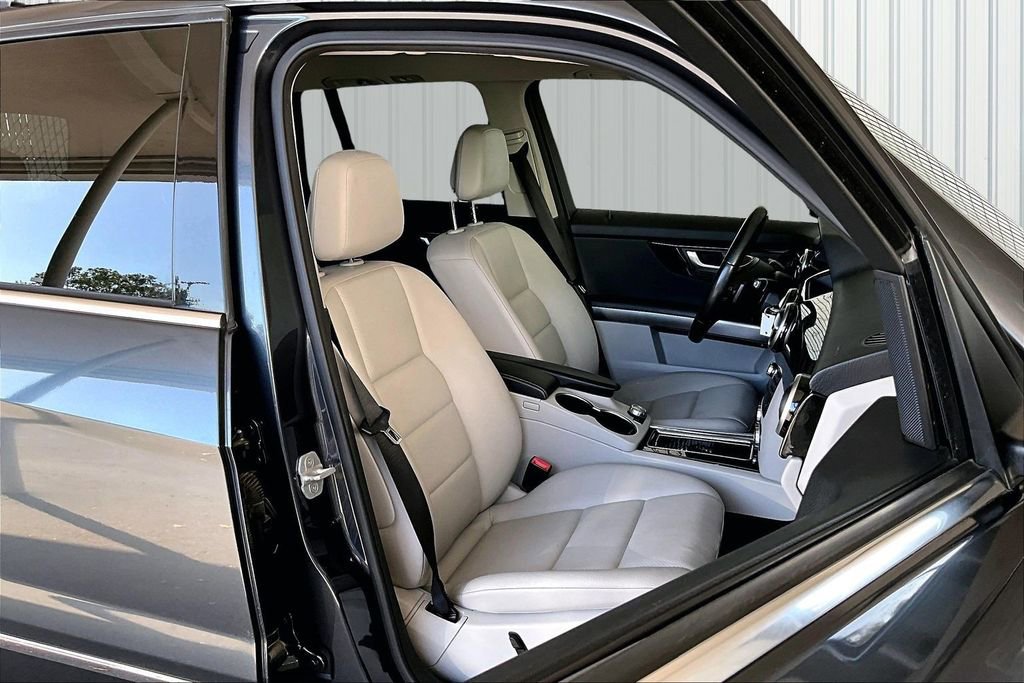 Used 2015 Mercedes-Benz GLK 350 2WD image 16