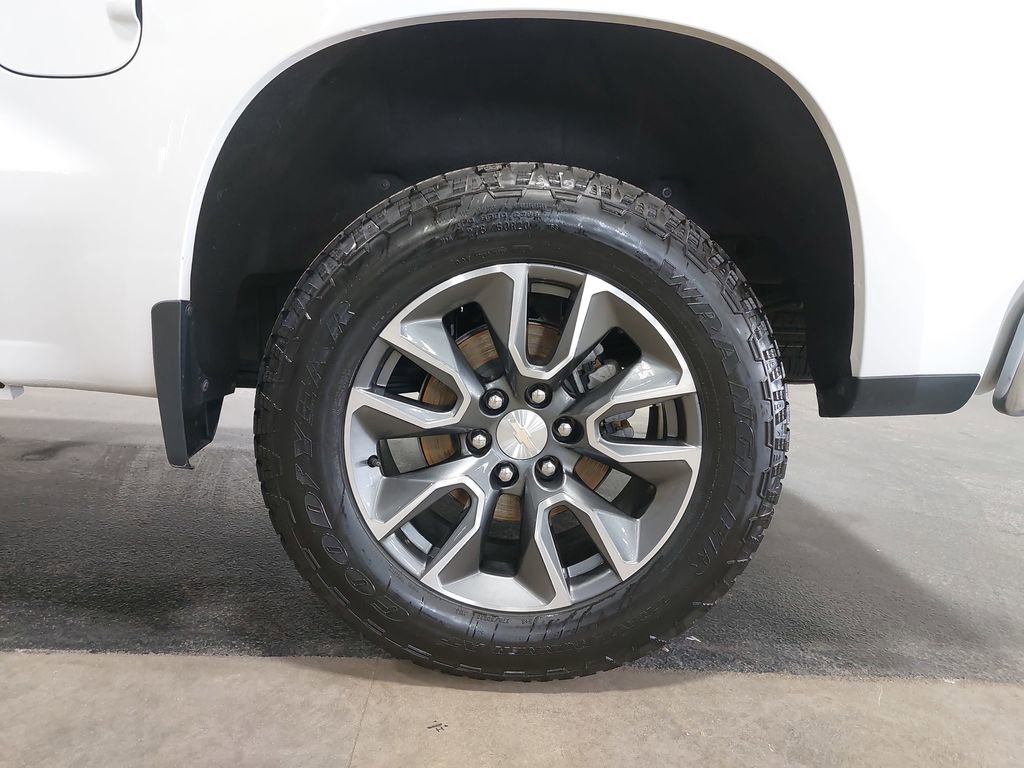Used 2024 Chevrolet Silverado 1500 LT image 33