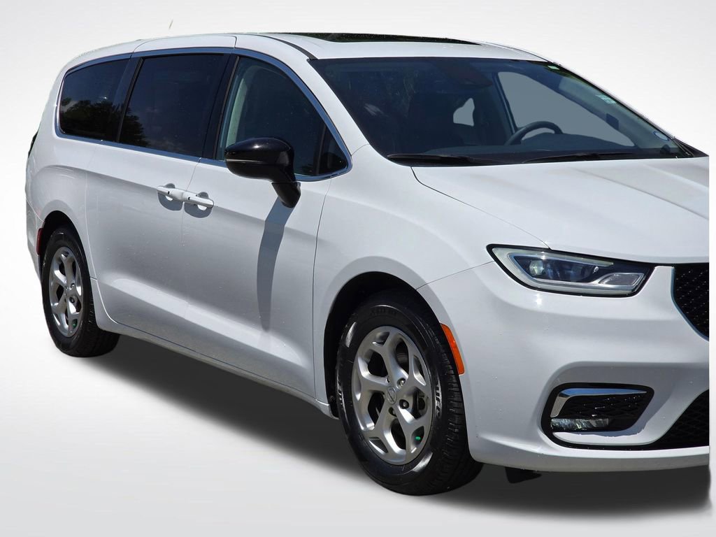 Used 2024 Chrysler Pacifica Limited FWD image 48