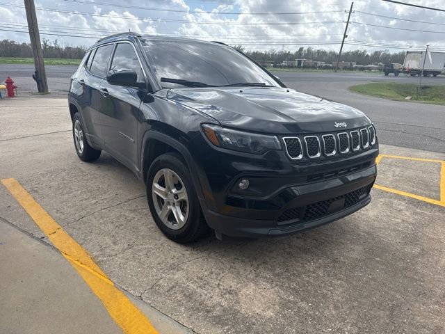 Used 2023 Jeep Compass Latitude video 2