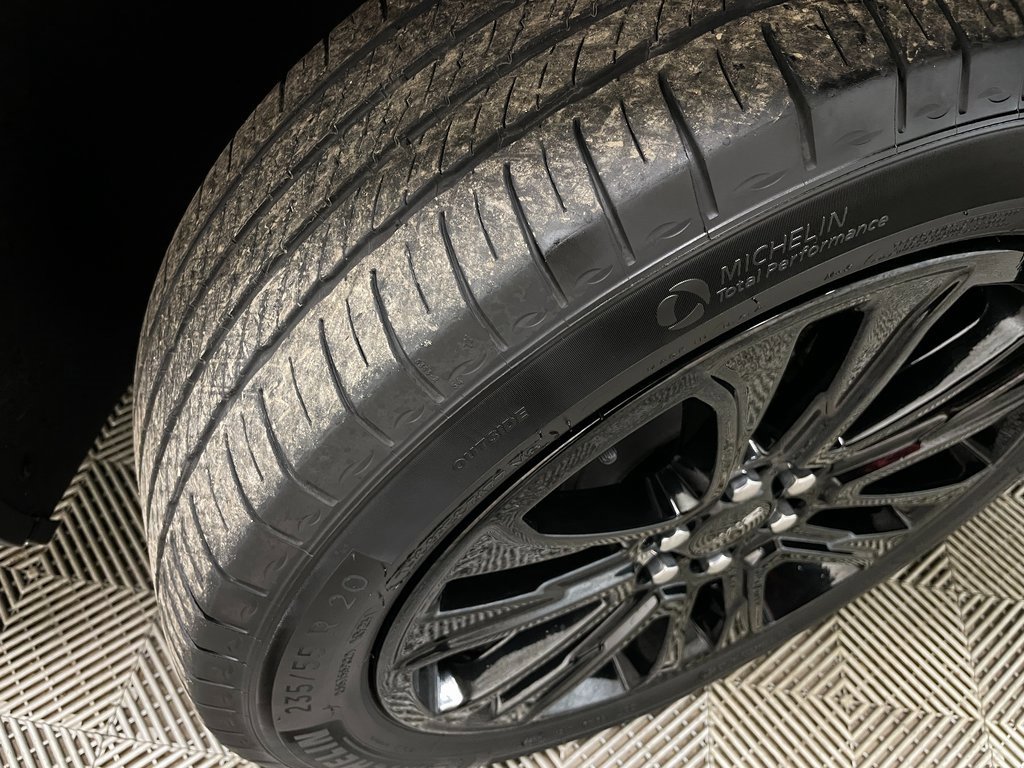 Certified 2023 GMC Acadia SLE w/ Driver Convenience Package image 50