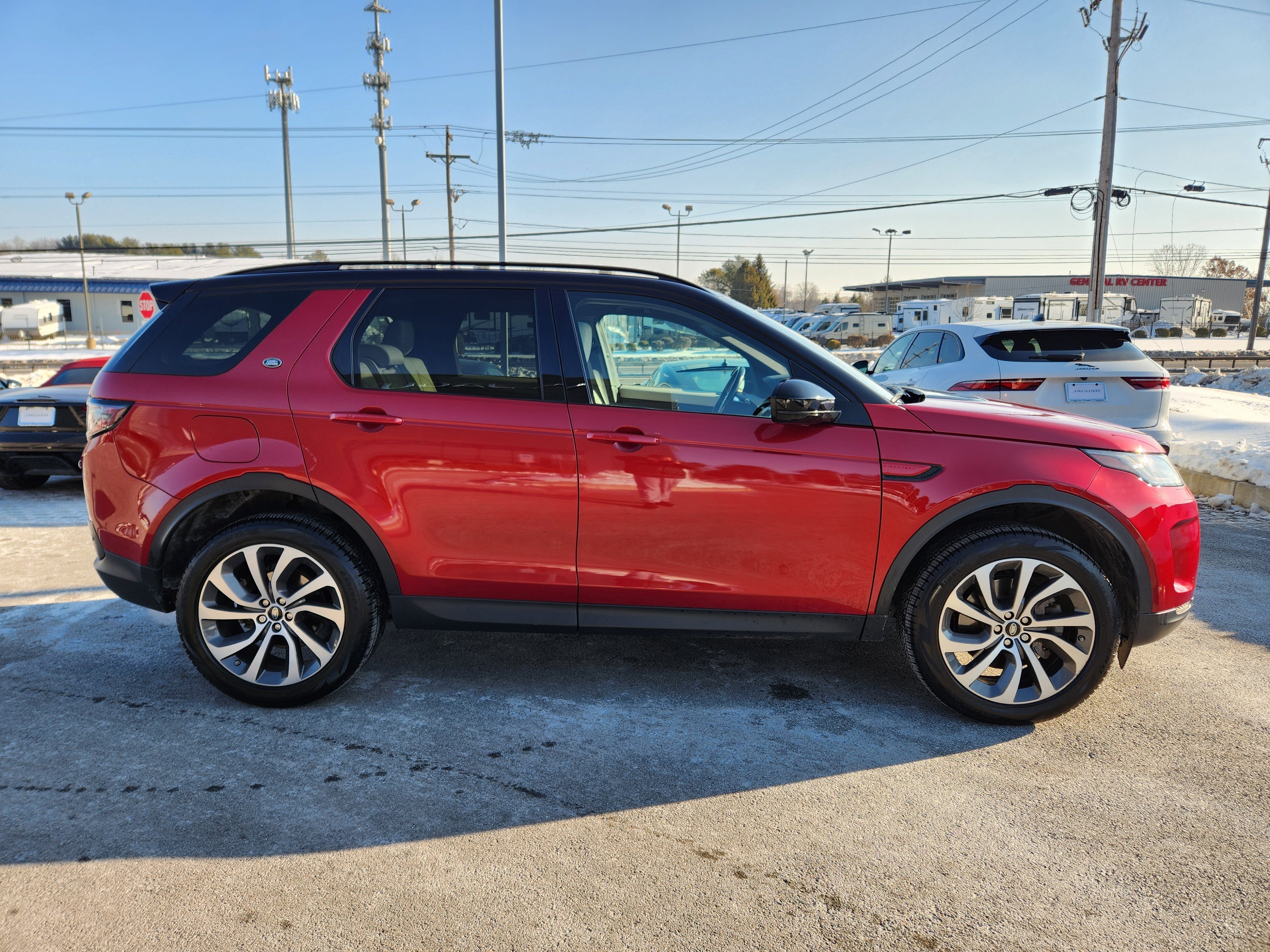 Used 2020 Land Rover Discovery Sport SE image 6
