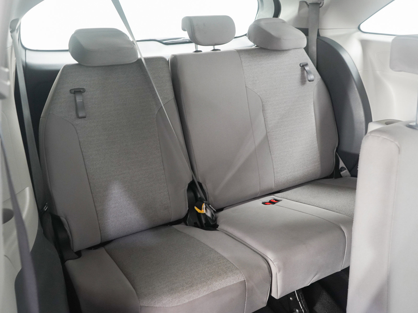 Used 2024 Toyota Sienna LE image 13