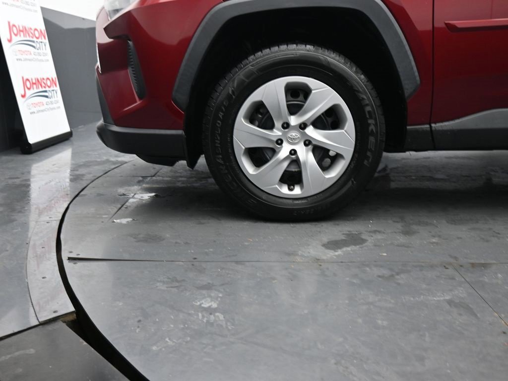 Used 2019 Toyota RAV4 LE w/ Carpet Mat Package image 15
