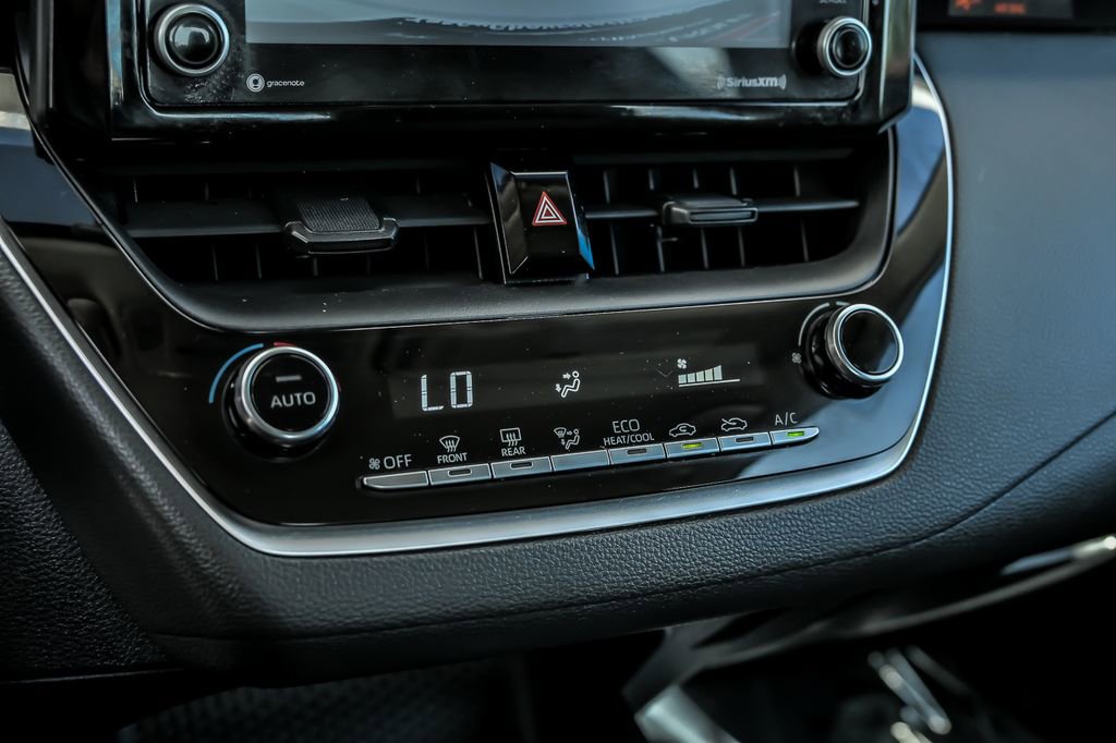 Used 2022 Toyota Corolla LE FWD image 25