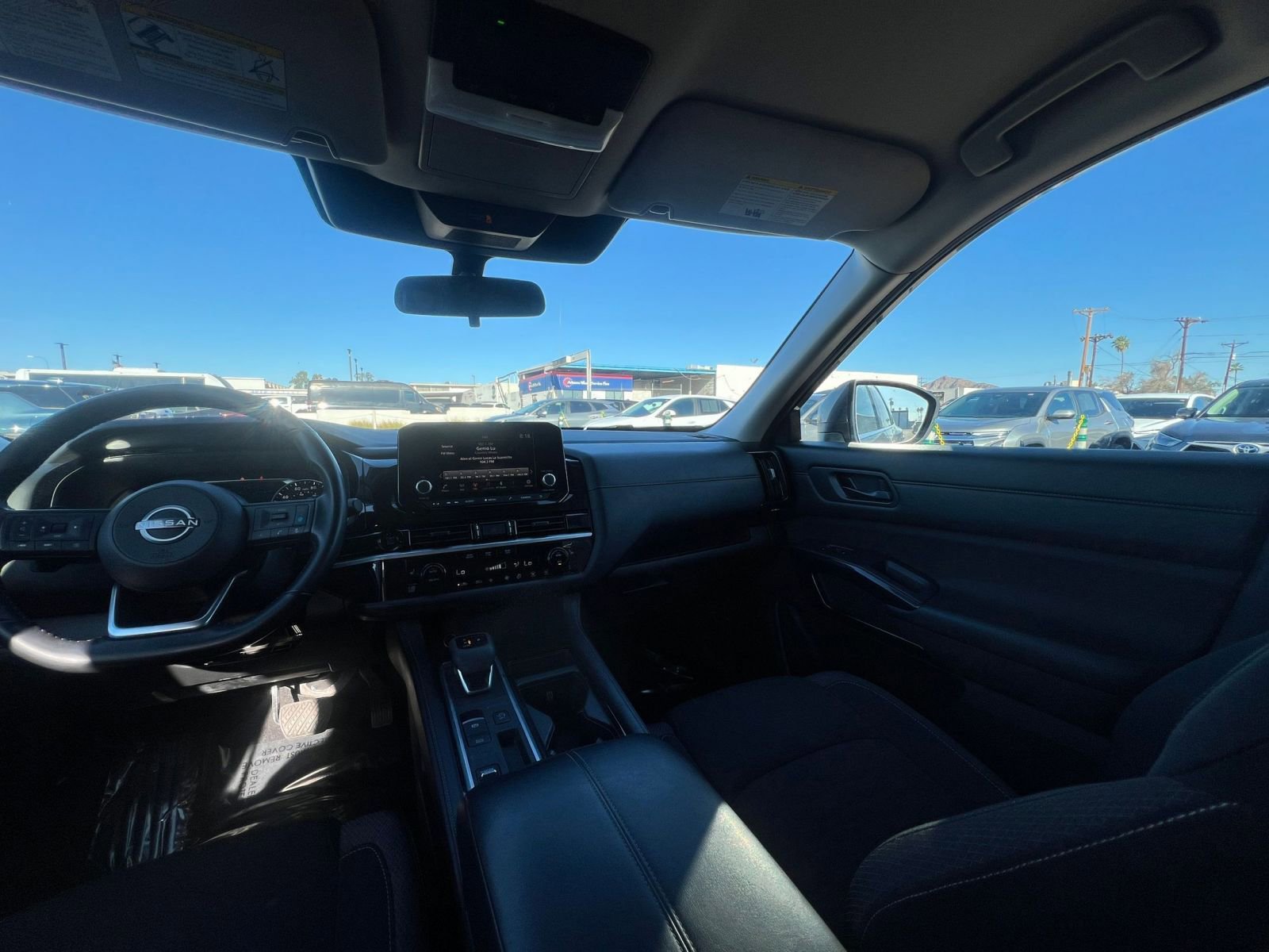 Used 2025 Nissan Pathfinder SV image 37