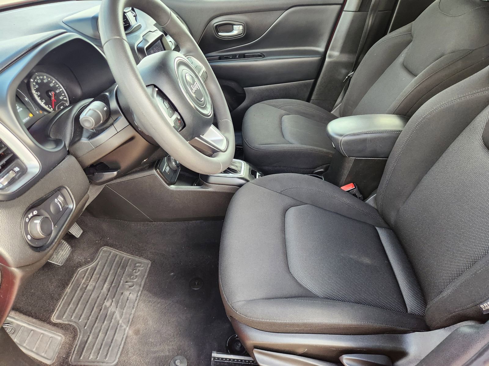 Used 2023 Jeep Renegade Latitude AWD/4WD image 13