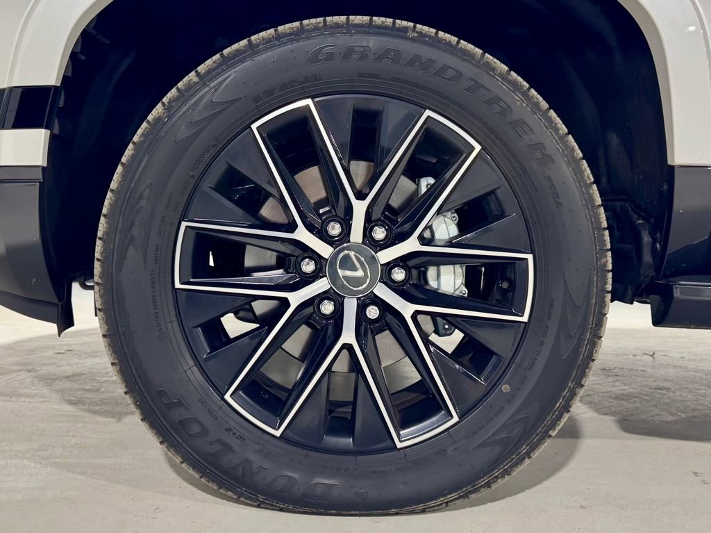 Used 2025 Lexus GX 550 image 34