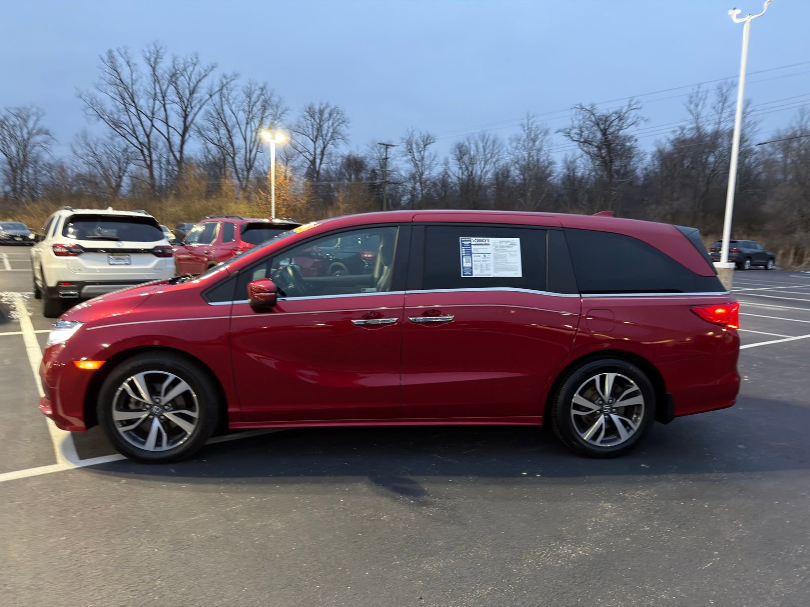 Used 2023 Honda Odyssey Touring image 3