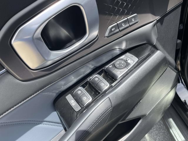 Certified 2025 Kia Sorento SX Prestige AWD/4WD image 22