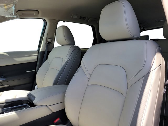 New 2025 Nissan Pathfinder SL image 16