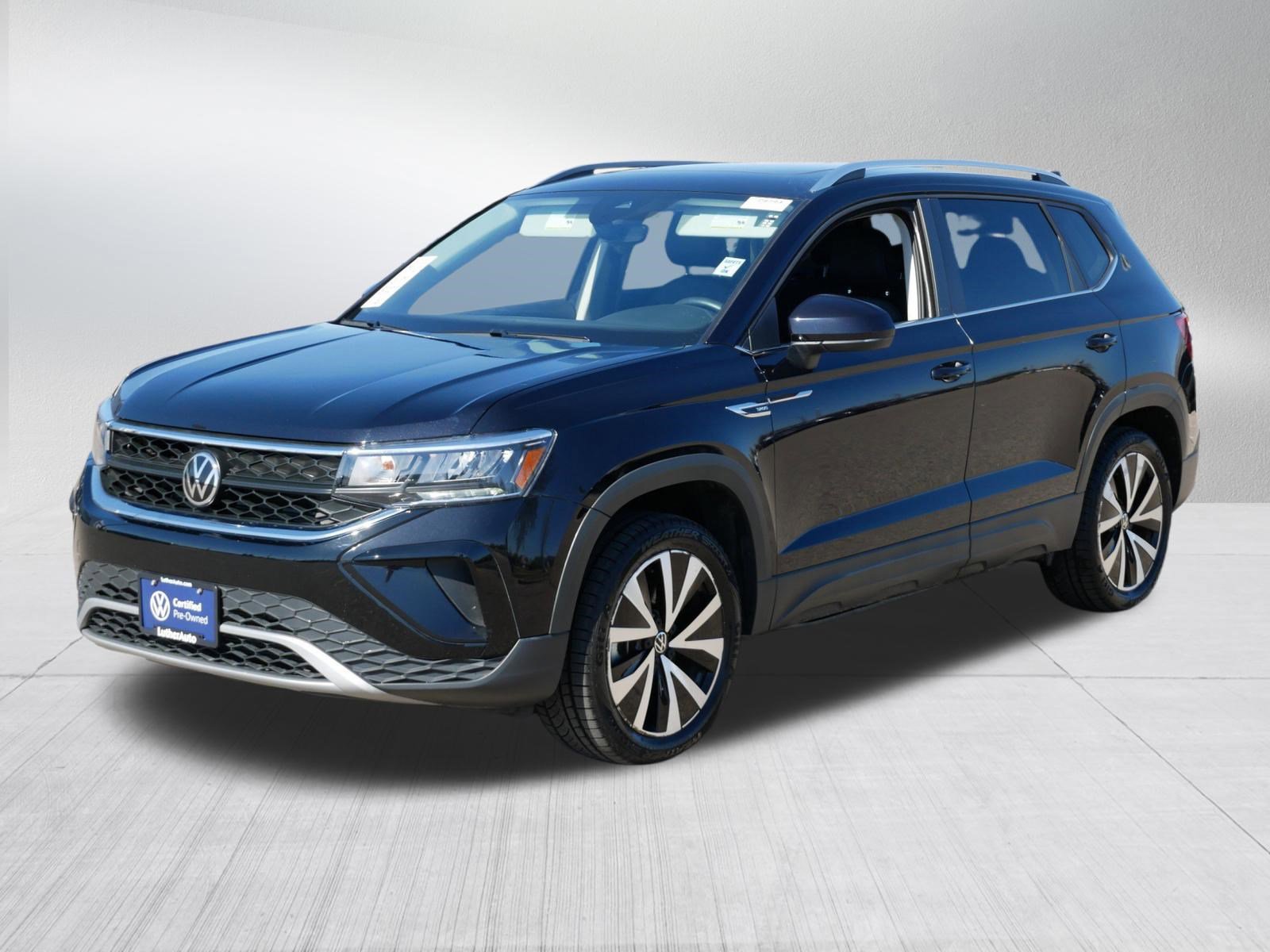 Certified 2022 Volkswagen Taos SE w/ Panoramic Sunroof Package AWD/4WD image 3