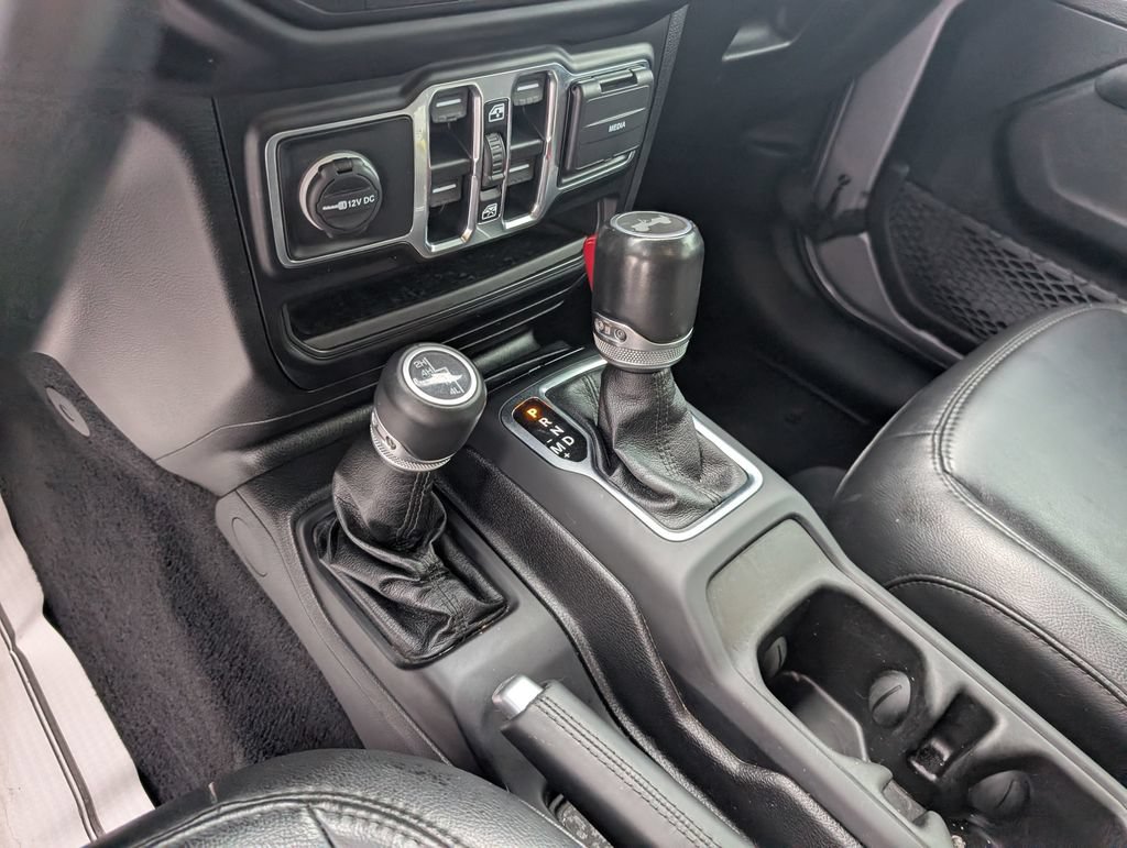 Used 2021 Jeep Wrangler Unlimited Sahara AWD/4WD image 19