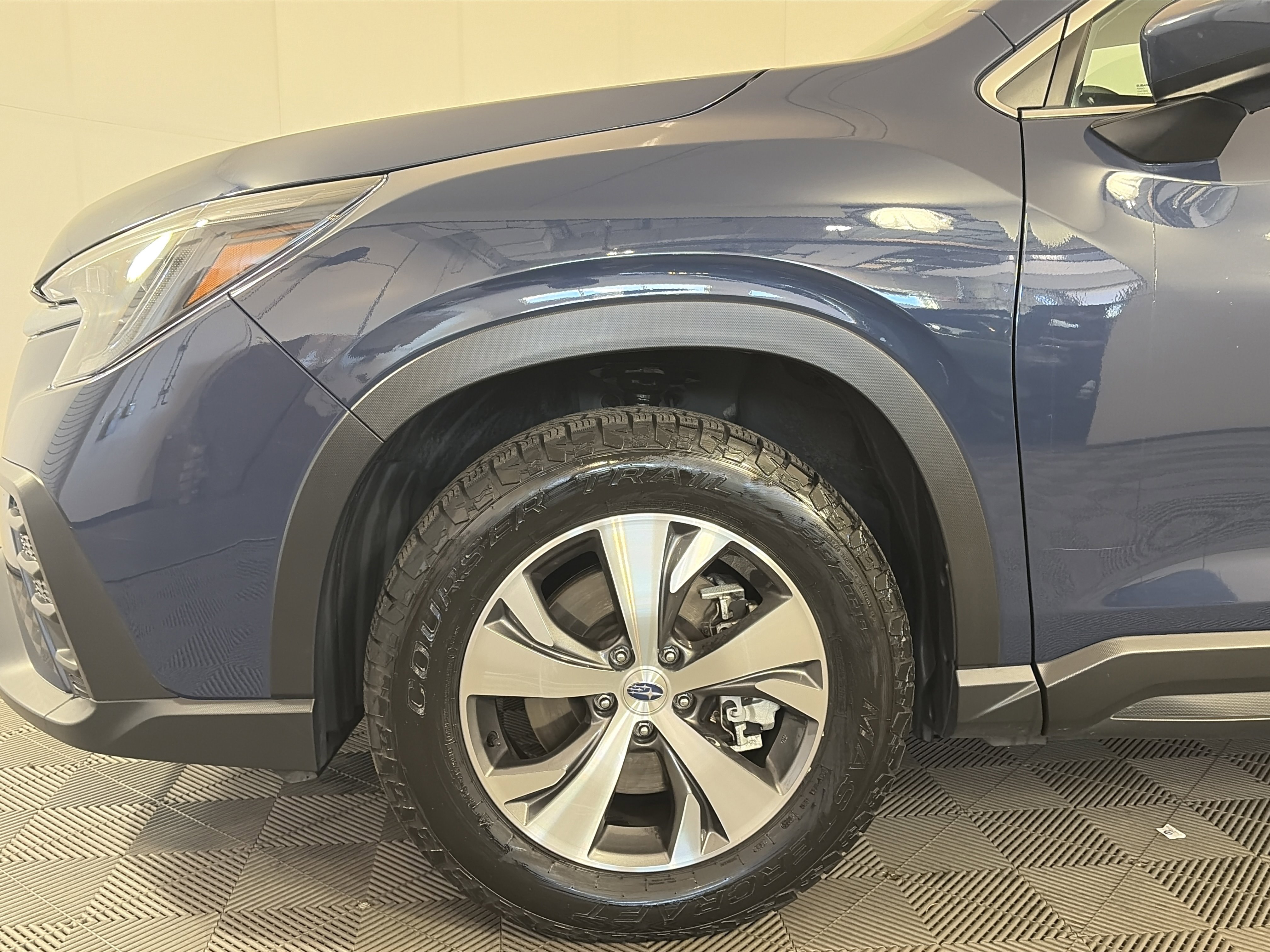 Used 2024 Subaru Ascent Premium w/ Convenience Package image 10