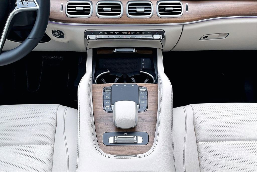 Used 2026 Mercedes-Benz GLS 450 4MATIC image 24