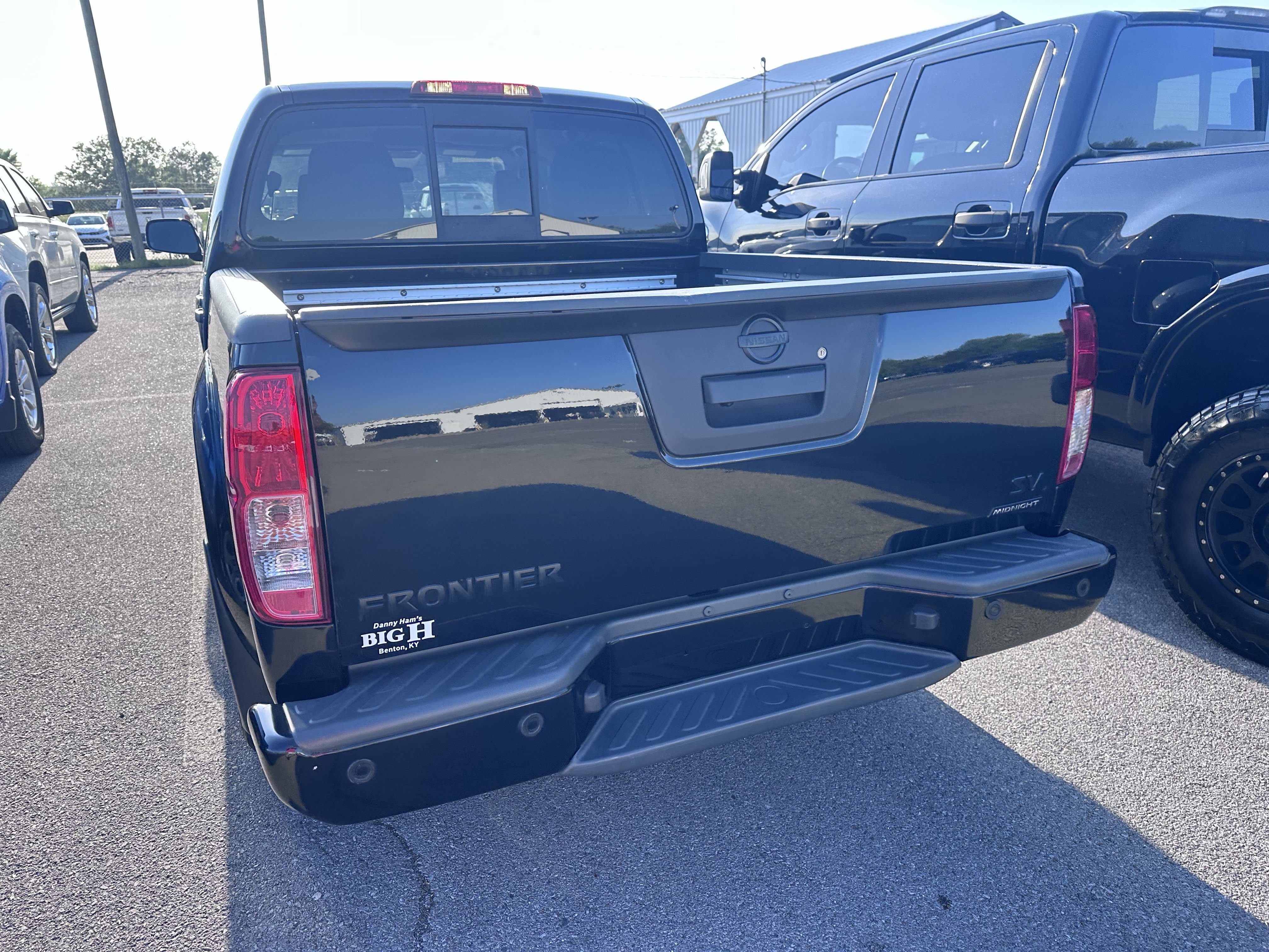 Used 2020 Nissan Frontier SV w/ Midnight Edition Floor Mats RWD image 8
