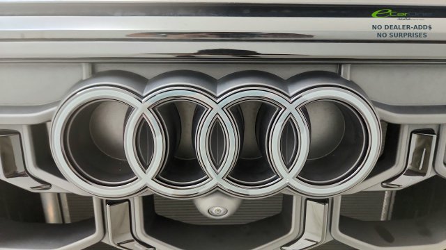 Used 2024 Audi Q8 Premium Plus AWD/4WD image 30
