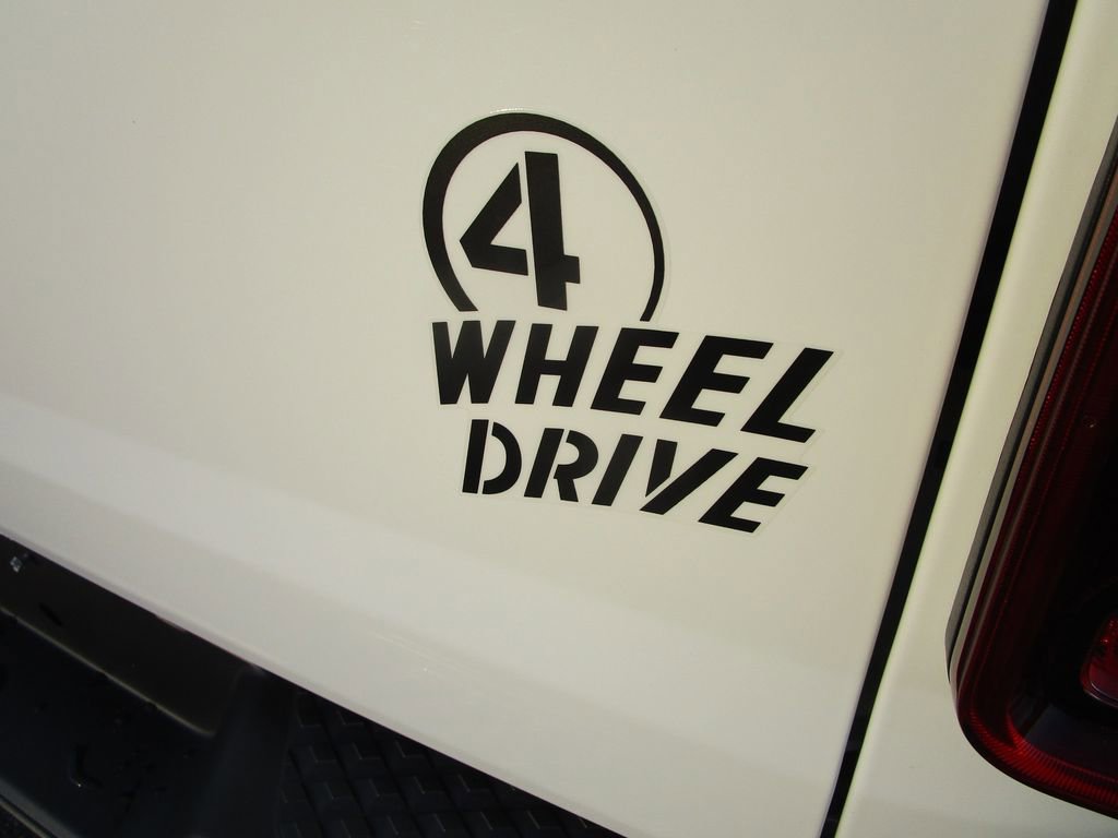 Used 2024 Jeep Gladiator Willys image 12