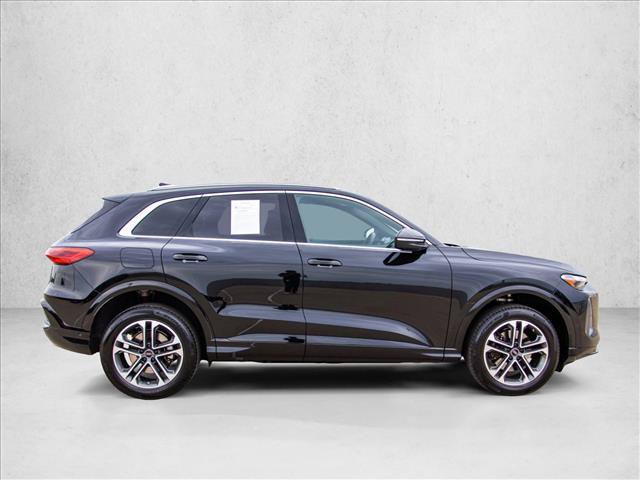 Used 2025 Audi Q5 Premium w/ Convenience Package AWD/4WD image 4