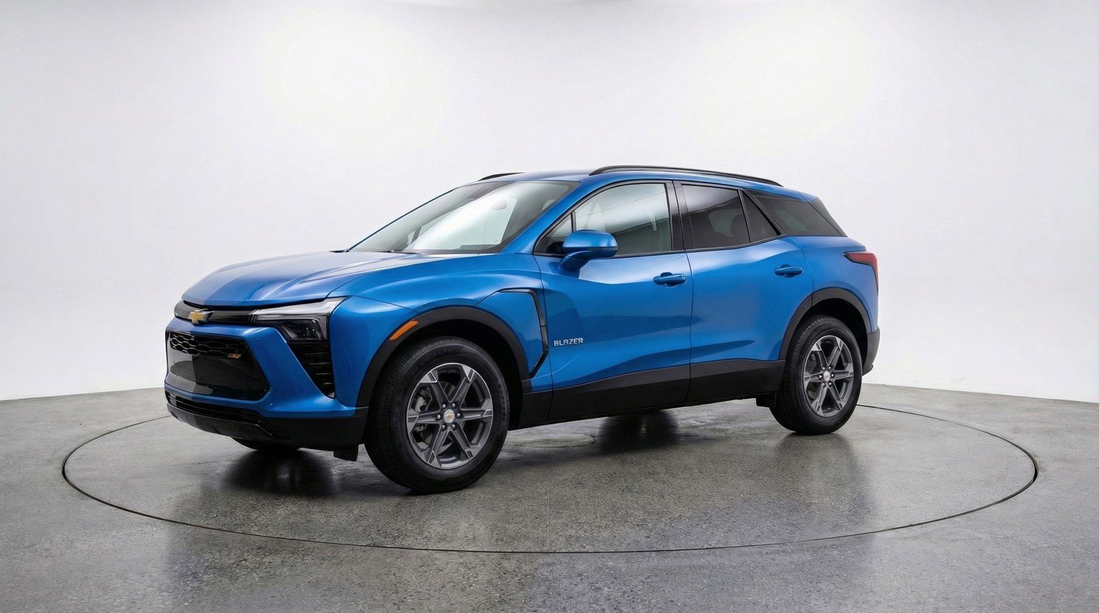 Used 2025 Chevrolet Blazer LT image 3