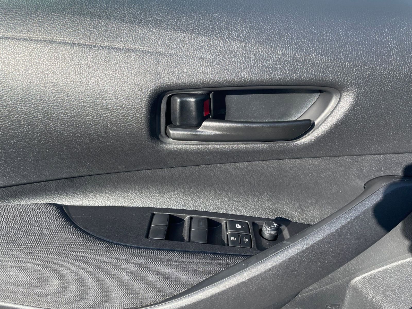 Used 2025 Toyota Corolla LE image 18