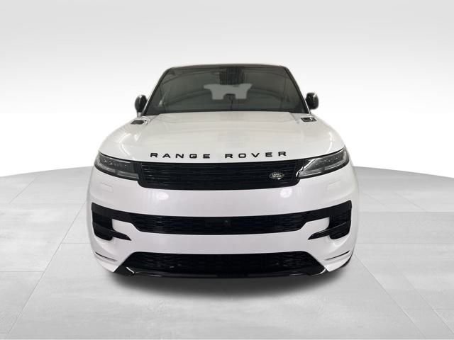 New 2025 Land Rover Range Rover Sport Dynamic SE image 2