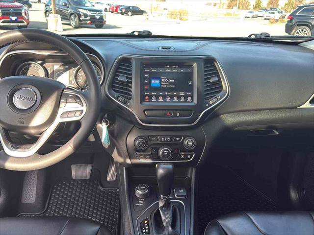 Used 2022 Jeep Cherokee Latitude w/ Sun & Sound Group image 30