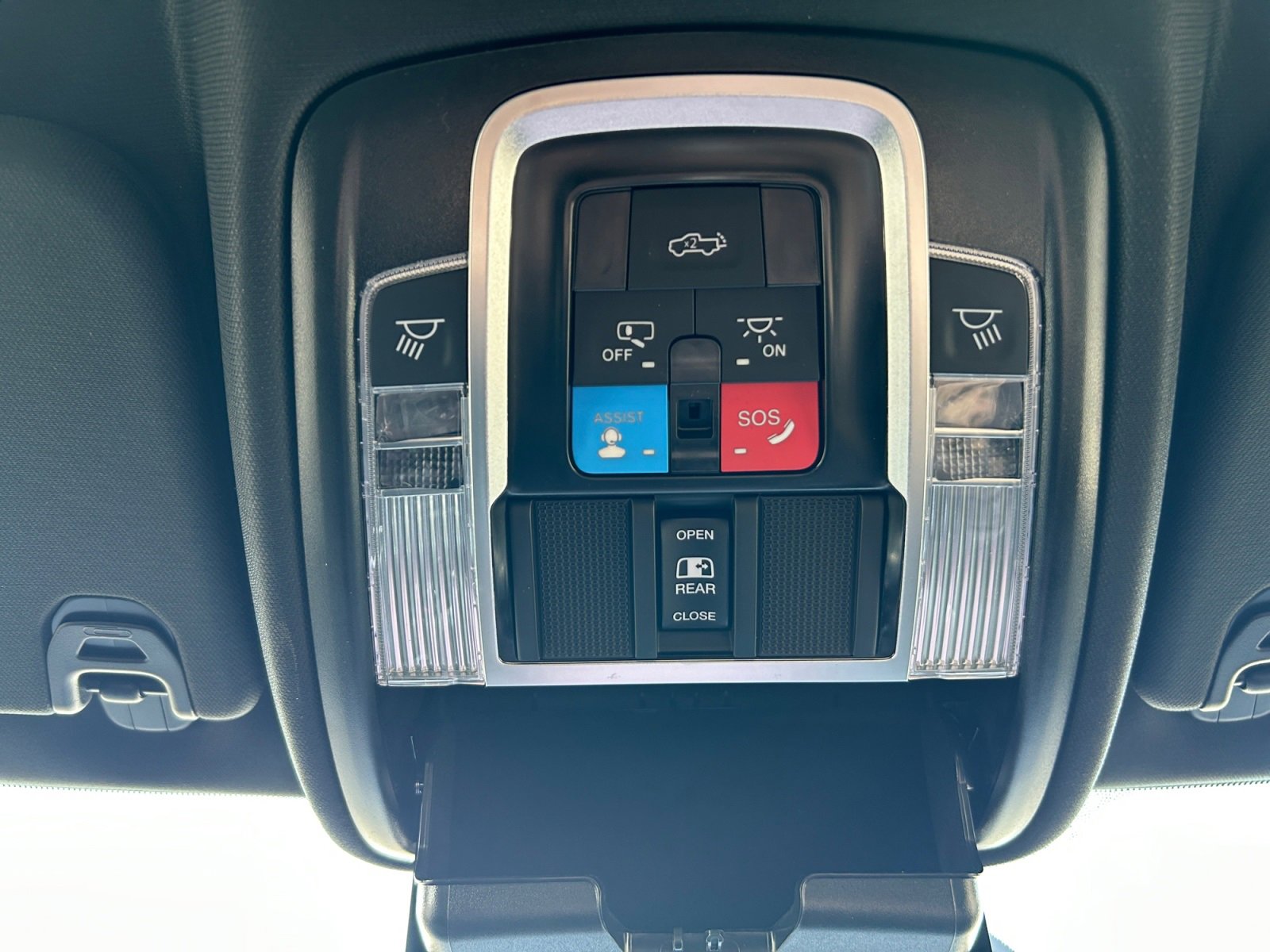 New 2026 RAM 1500 4x4 Crew Cab image 18