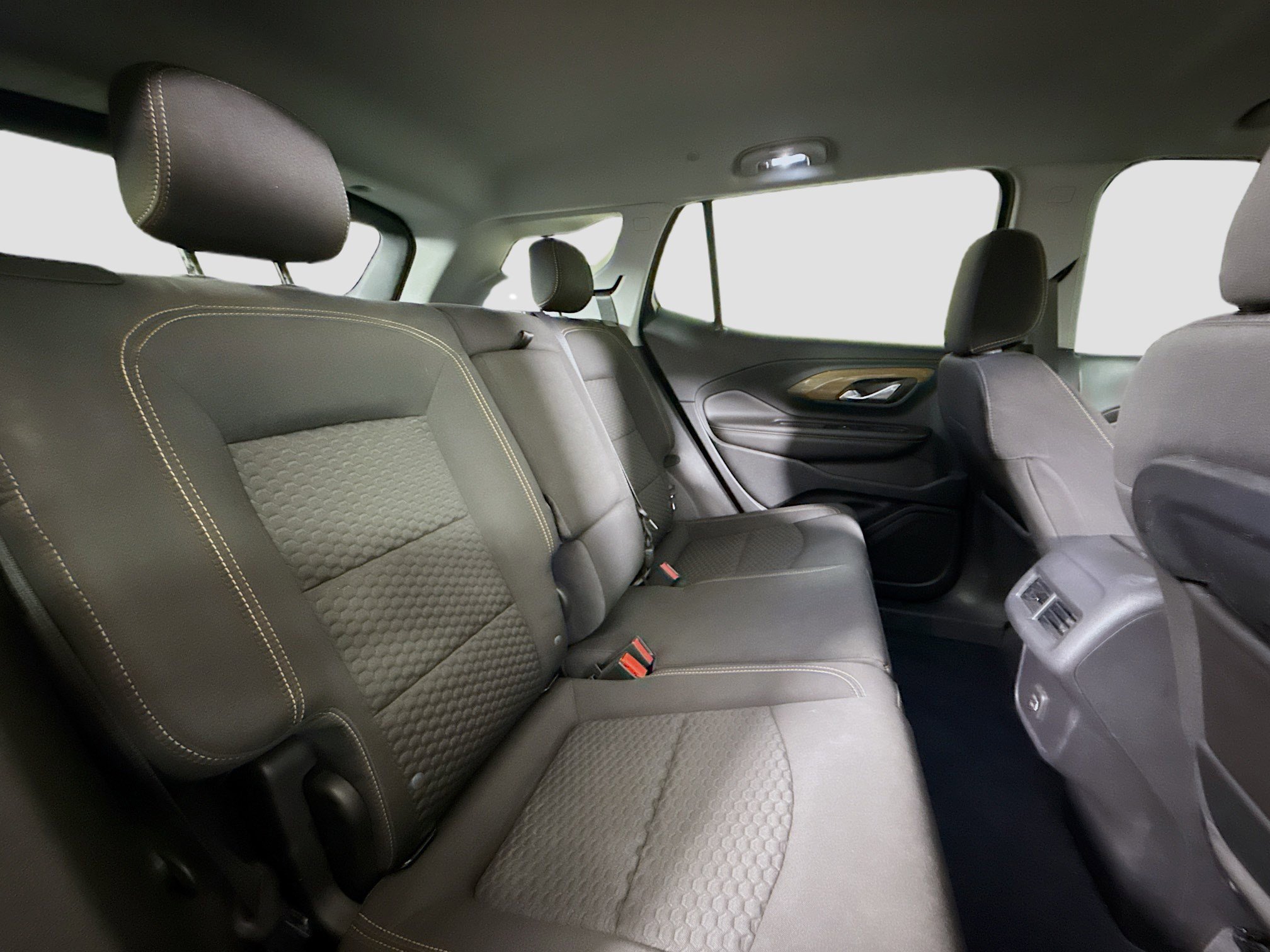 Used 2020 GMC Terrain SLE image 27