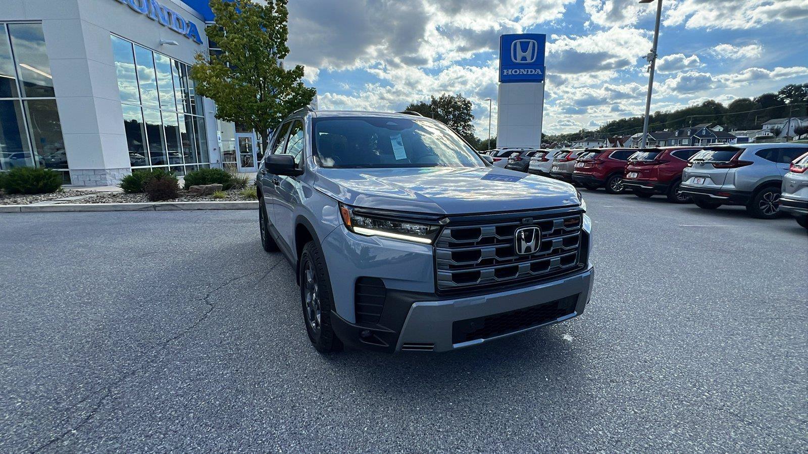 New 2026 Honda Pilot TrailSport image 2