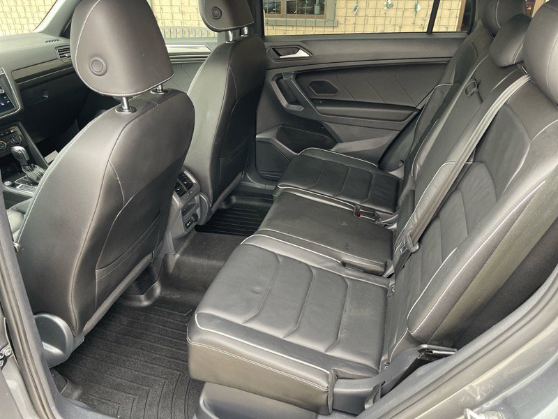 Used 2021 Volkswagen Tiguan SEL Premium R-Line image 36