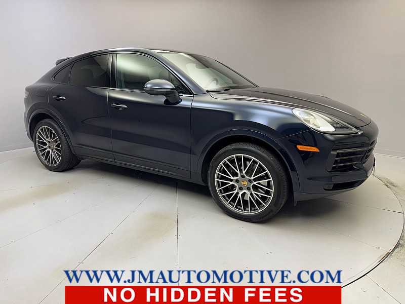 Used 2023 Porsche Cayenne Platinum Edition image 7