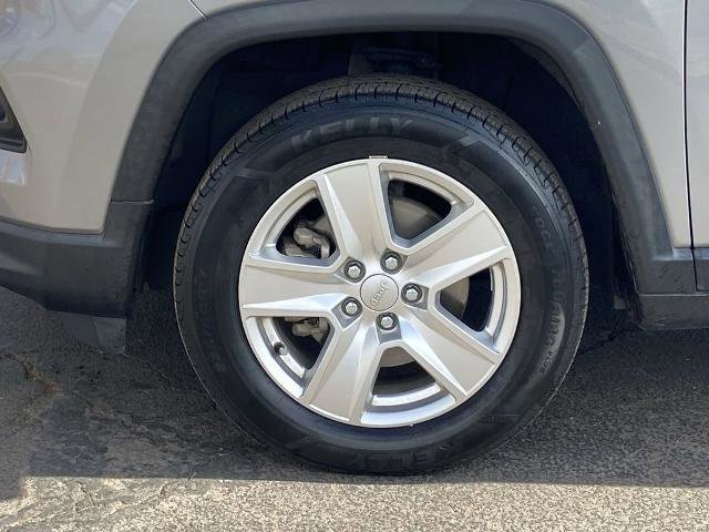 Used 2022 Jeep Compass Latitude image 28