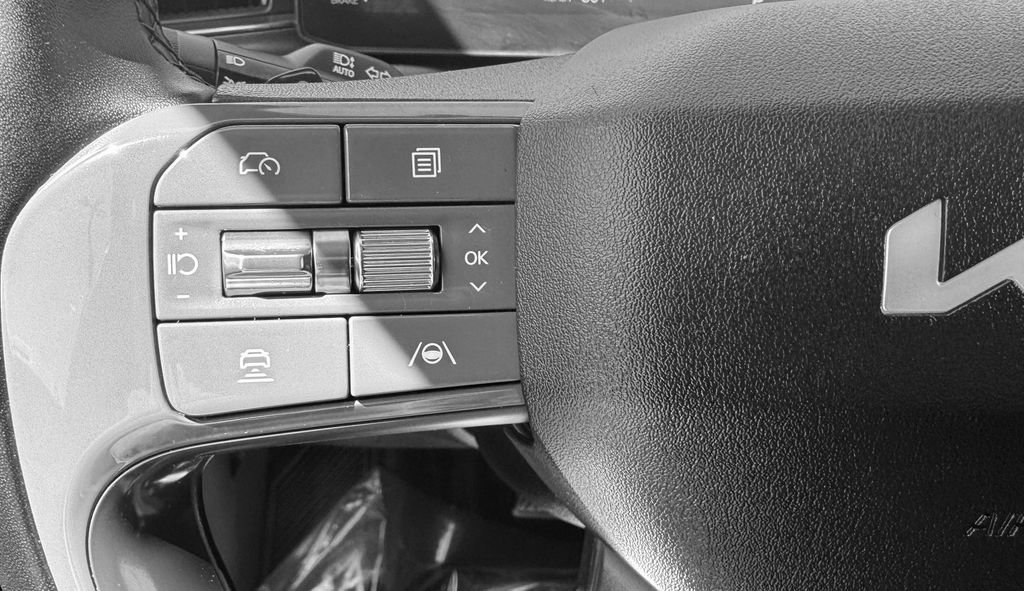 Used 2024 Kia EV9 Land AWD/4WD image 24