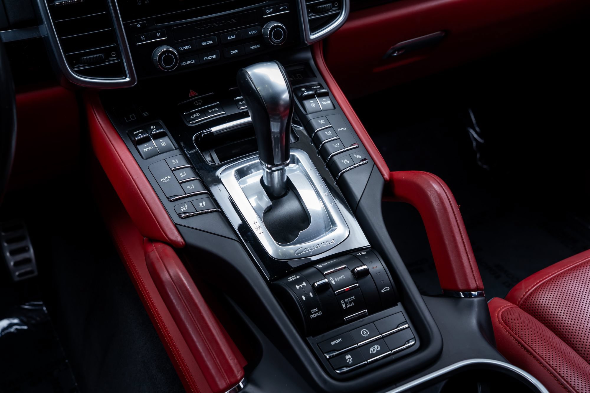 Used 2018 Porsche Cayenne GTS AWD/4WD image 11