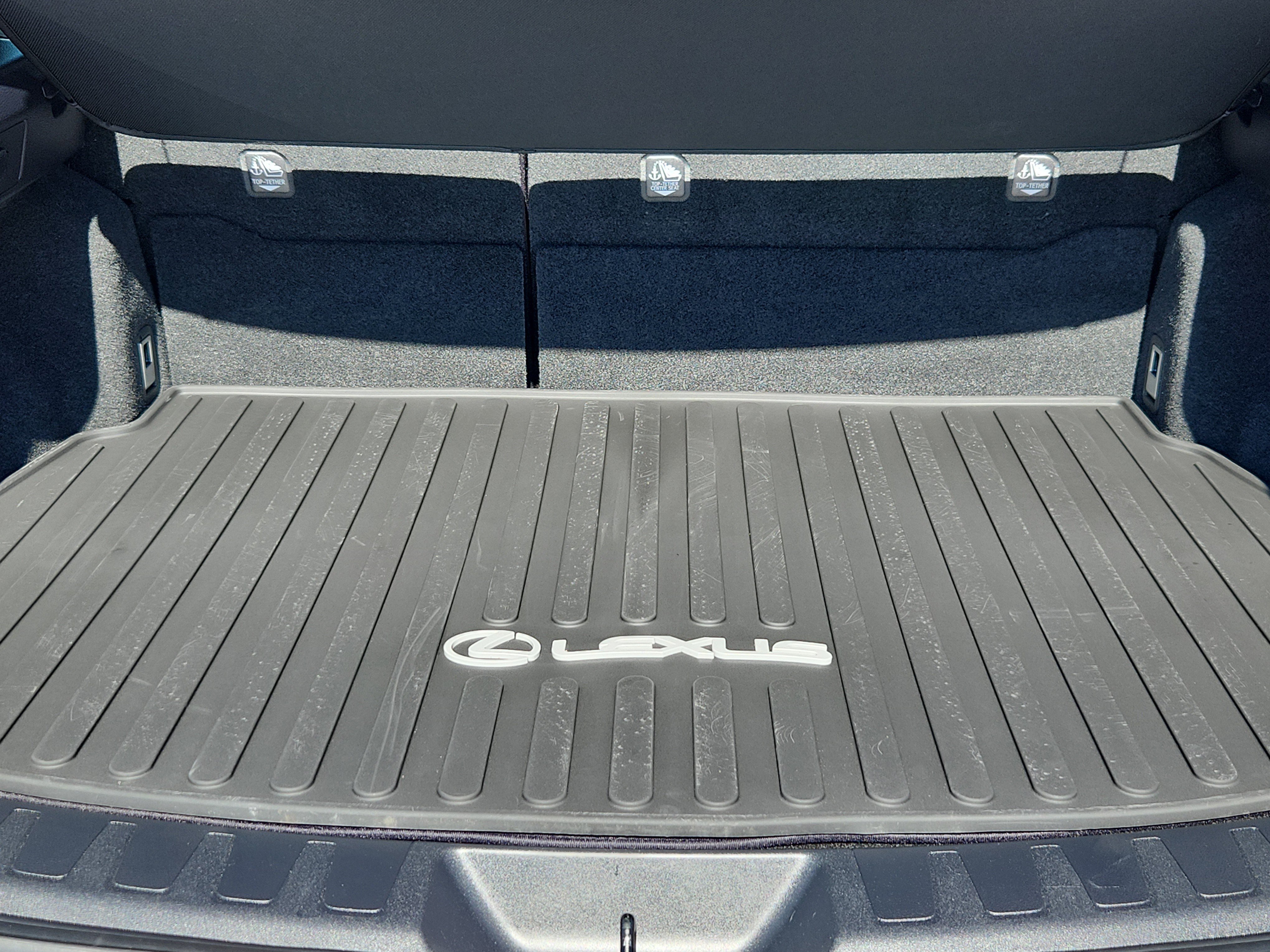 Used 2024 Lexus UX 250h AWD w/ Premium Package image 11