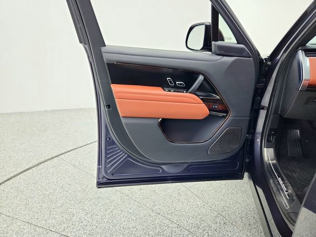 Certified 2025 Land Rover Range Rover SV image 24