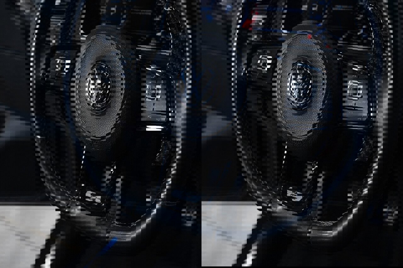 Used 2019 Volkswagen Golf R 4-Door image 54