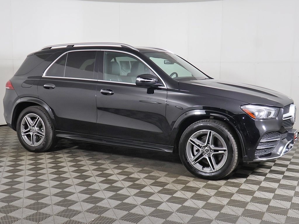 Used 2022 Mercedes-Benz GLE 450 4MATIC w/ AMG Line Exterior image 16